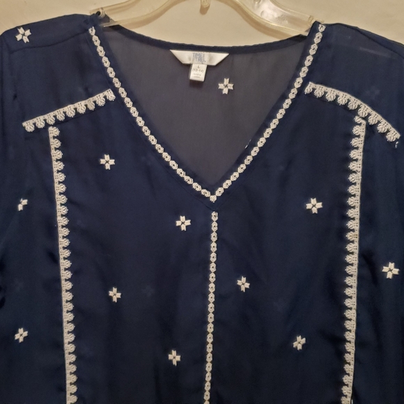 TOP TIME AND TRU, BOHO TOP, NAVY WITH WHITE EMBROIDERY, LARGE, SHEER - Picture 3 of 8